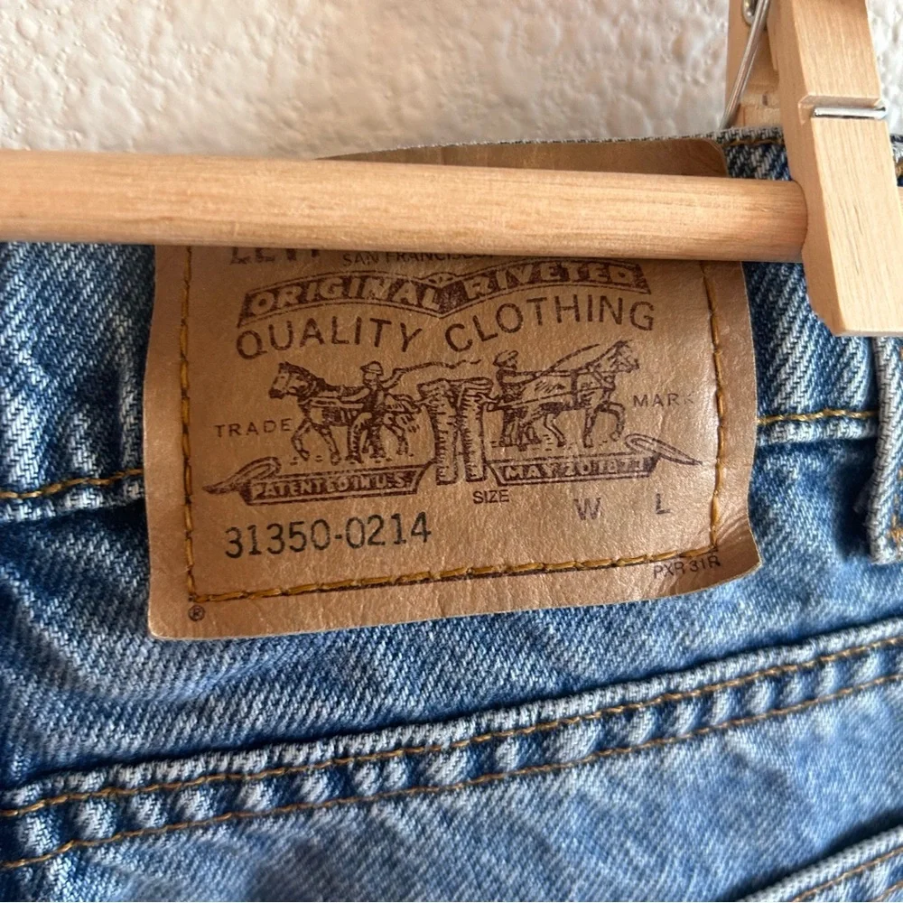 Levi's High Rise Blue Jeans - Picture 5 of 10
